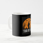 Halloween-Süßigkeiten oder Saures Sensenmann-Desig Kaffeetasse (Vorderseite Links)