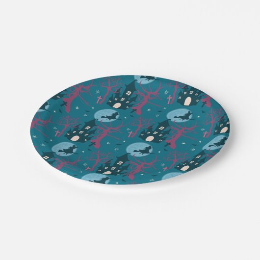 Halloween-Szene mit Himbeerrosa Bäumen Pappteller (Schrägansicht)