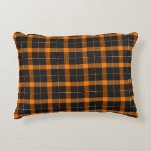 Halloween-Tartan-Karo. Schottisches Muster in Oran Dekokissen