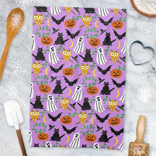 Halloween Theme Collage Toss Pattern Purple Geschirrtuch