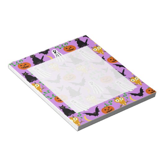 Halloween Theme Collage Toss Pattern Purple Notizblock (angewinkelt)