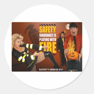 Halloween Theme Safety Geeks Funny Warning Runder Aufkleber