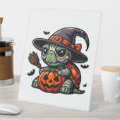 Halloween Tortoise Turtle Hexenhut Kostüm Spooky Sockelschild (In Situ)