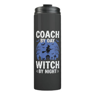 Halloween-Trainer bei Tag Hexe bei Nacht-Design Thermosbecher