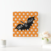 Halloween-Trick oder Orangenpolka-Punkte Quadratische Wanduhr (Zuhause)