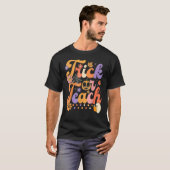 Halloween Trick oder Teach Retro Groovy Lehrer Hip T-Shirt (Vorne ganz)