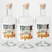 Halloween Trick oder Tequila Typografy Fun Alkoholflaschenetikett (Flaschen)