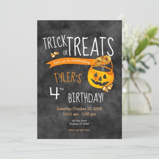 Halloween Trick oder Treat Boy oder Girl Geburtsta Einladung (Stehend Vorderseite)