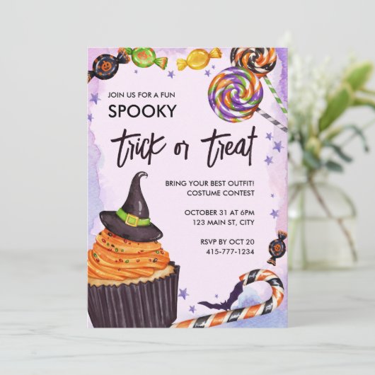 Halloween Trick oder Treat Cupcake Einladung (Stehend Vorderseite)