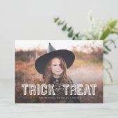 Halloween Trick oder Treat Foto Card Einladung (Stehend Vorderseite)