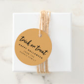 Halloween Trick oder Treat | Modernes, stilvolles  Geschenkanhänger (Beispiel)