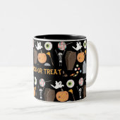 Halloween Trick oder Treat Zweifarbige Tasse (VorderseiteRechts)