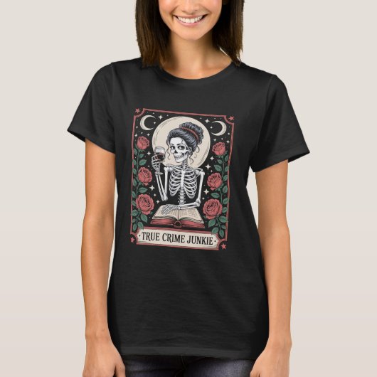 Halloween True Crime Junkie Tarot Card T-Shirt (Vorderseite)