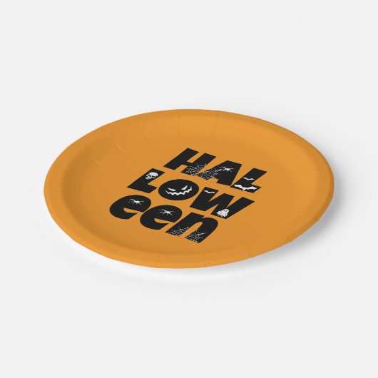 Halloween Typography Pappteller (Schrägansicht)