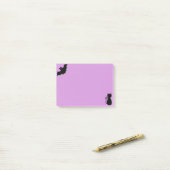 Halloween und schwarze Katze auf Violett Post-it Klebezettel (Auf Schreibtisch)