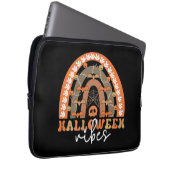 Halloween Vibes Boho Regenbogen Fall Spooky Laptopschutzhülle (Vorne Rechts)