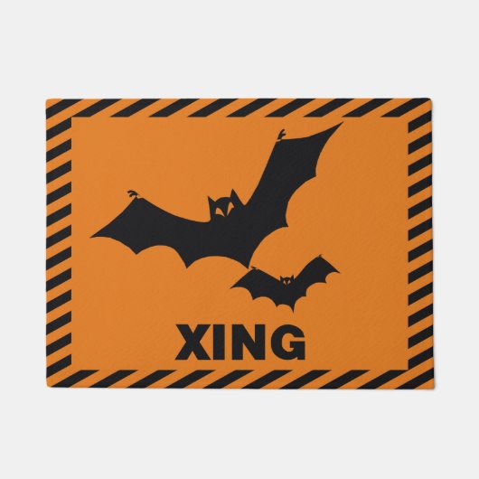 Halloween Warning Bat Crossing Fußmatte (Vorderseite)