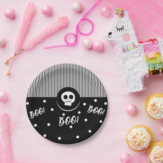 Halloween Whimsical Boo Skull Black & White Party Pappteller (Party)