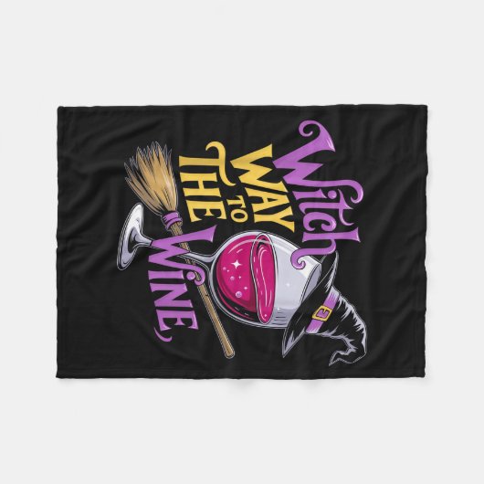 Halloween Witch Way To The Wine Funny Witch Wine L Fleecedecke (Vorderseite (Horizontal))