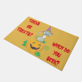 Halloween Wizard Cat on Pumpkin Fußmatte (Schrägansicht)