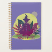 Halloween Yoga Namaste Hexen Planer (Vorderseite)