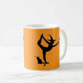 Halloween Yoga Orange Black Cat Heart Modern Kaffeetasse (VorderseiteRechts)