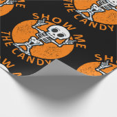 Halloween Zeige mir das Candy Skelett Geschenkpapier (Ecke)