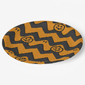 Halloween-Zickzack Muster mit Geistern und Kürbisk Pappteller (Schrägansicht)