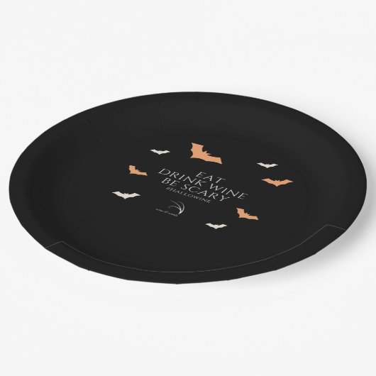 Hallowine Halloween Quote Eat Drink Pappteller (Schrägansicht)
