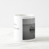 Hall's Harbour Wharf (B&W) Tasse (Mittel)
