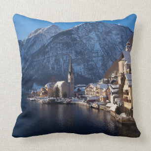 Hallstatt Stadt im Winter im Schnee Kissen