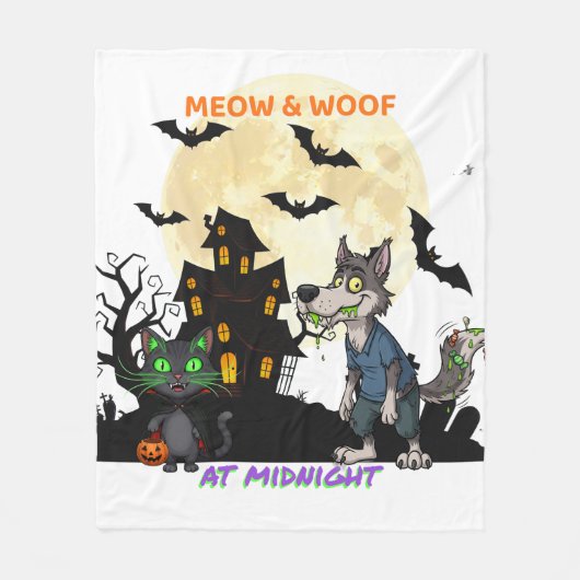 Hallween "Meow & Woof at Midnight" Cat & Werewolf Fleecedecke (Vorderseite)