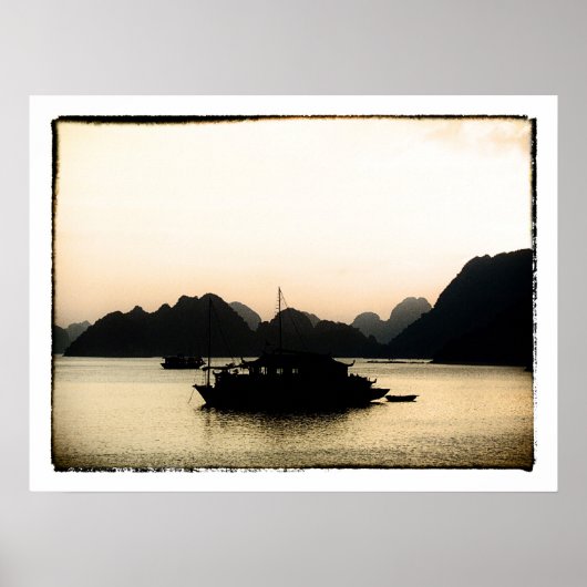 Halong Bay & Golden Sunset, Vietnam Poster (Vorne)
