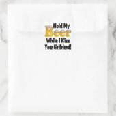 Halt meine Bierfreundin fest Quadratischer Aufkleber (Tasche)