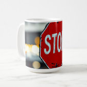 Halt Schild Kaffeetasse (Vorderseite Links)