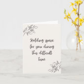 Haltbarkeit während schwieriger Zeit, cremefarbene Karte (Gelbe Blume)