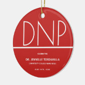 Halten Sie den DNP-Grad-Abschluss Keramik Ornament (Links)