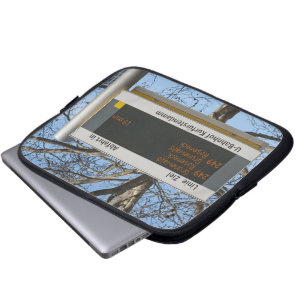 Haltestellenschild in Berlin Laptopschutzhülle