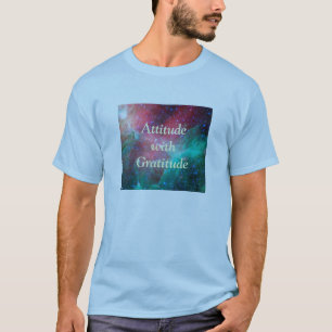 Haltung gegenüber dem Shirt der Dankbarkeit