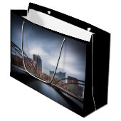 Hamburg Große Geschenktüte (Vorderseite Schrägansicht)