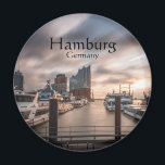 Hamburg Magnet<br><div class="desc">Dies ist ein langjähriges Foto der Hamburger Stadtmauer mit ihrer berühmten Sehenswürdigkeit Elbphilharmonie (Elbe Philharmonic Hall). Deutschland,  Europa.</div>