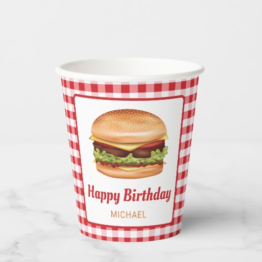 Hamburger Food on Red Gingham Happy Birthday Pappbecher (Vorderseite)