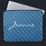 HAMbyWG - Kreismuster in beliebiger Farbe Laptopschutzhülle<br><div class="desc">HAMbyWhiteGlove - Circle Pattern mit beliebigem Farbhintergrund,  mit oder ohne Ihren Namen - wählen Sie einfach die personalisierenden Optionen aus oder rufen Sie 203-302-0337 an,  um HAMbWG zu helfen. Hier mit einem warmen,  blauen Hintergrund dargestellt.</div>