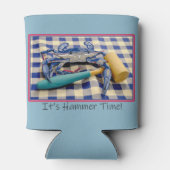 Hammer Time Blue Crab mit Hammer auf Gingham Dosenkühler (Rückseite)