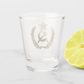 Hammer und Sichel Schnapsglas (Rückseite)