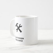 Hammer Wrench Kunde fokussiert schwarz Kaffeetasse (Vorderseite Links)
