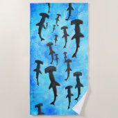 Hammerhead-Haifischschule in der Silhouette Strandtuch (Vorderseite)
