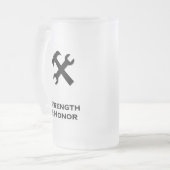 Hammerschraubenstärke und Ehrenschwarz Mattglas Bierglas (Vorderseite Links)