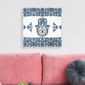 Hamsa Hand - Hand aus Fatima-blauem Holz Leinwanddruck (Insitu (Wohnzimmer))