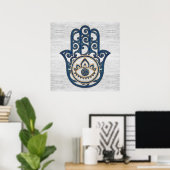 Hamsa Hand - Hand aus Fatima-blauem Holz Poster (Heimbüro)